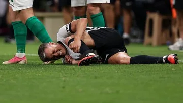 Protes Keputusan Wasit, Besiktas Bela Insiden Pukul Trossard