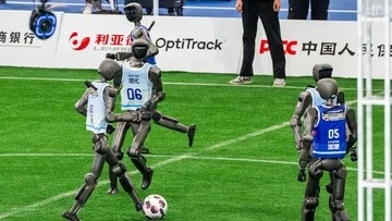 Gaya Siiiuuu Ronaldo ditiru robot humanoid saat cetak gol
