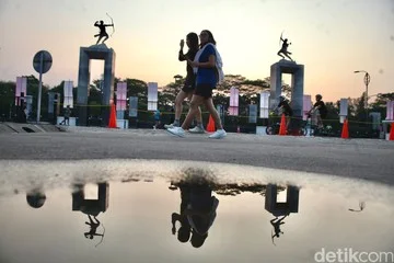 Ramai Aktivitas Fisik Warga di Area Terbuka Gelora Bung Karno