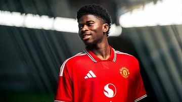 Carlos Baleba Kapan Main di Manchester United? Ini Prediksi Debutnya