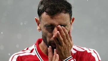 Old Trafford Hujan dan Atap Bocor Warnai Pesta Gol Kemenangan MU atas Ipswich