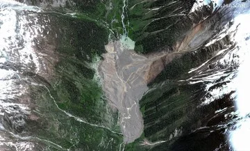 Bencana Tsunami dari Langit Akibat Es Pegunungan Mencair