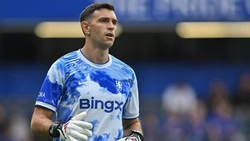 Emi Martinez Resmi Pakai Nomor Punggung 1 di Chelsea Usai Sanchez Pergi