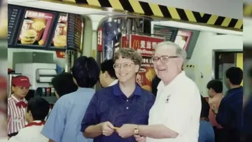 Pesan Haru Bill Gates untuk Ulang Tahun ke-96 Warren Buffett