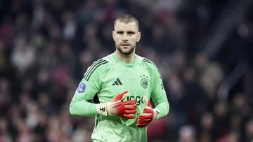 Maarten Paes Tersisih di Ajax, Ini Tanggapan Resmi Jordi Cruyff