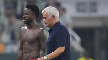 Vinicius Junior Abaikan Jose Mourinho Saat Real Madrid Tumbang