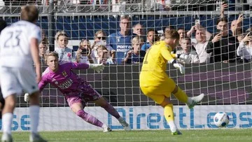 Aksi Langka Anak Ronald Koeman: Kiper yang Selamatkan Telstar Lewat Dua Penalti