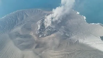 Fakta Unik Erupsi Anak Krakatau 2026 Meletus Bersamaan