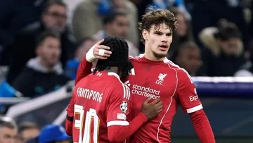 Eks Liverpool Soroti Penampilan Milos Kerkez dan Jeremie Frimpong
