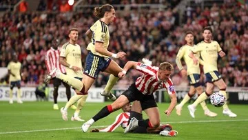 Skor Kacamata Hiasi Babak Pertama Duel Sunderland Kontra Arsenal