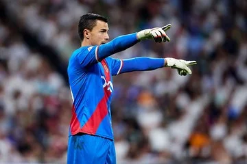 Kiper Timnas Indonesia Emil Audero Tampil Gemilang Hadapi Real Madrid