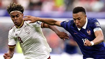 Yamal Sebut Dirinya dan Mbappe Paling Layak Rebut Ballon d'Or 2026