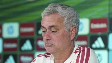 Padatnya Jadwal Real Madrid Buat Mourinho Muak Konferensi Pers