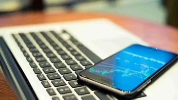 Riset Kaspersky: Pengguna HP Lebih Rajin Jaga Perangkat Ketimbang Pemilik PC