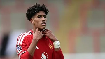 Incar Menit Bermain, Wonderkid JJ Gabriel Pilih Hengkang dari MU