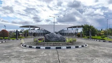 Membina Karakter dan Bakat Pesepakbola Muda Papua di Mimika