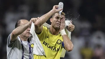Cristiano Ronaldo Ngambek dan Banting Lawan Saat Al Nassr Dibantai Al Ain