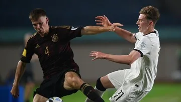 Pilihan Mengejutkan Juergen Klopp untuk Lini Belakang Der Panzer