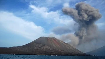 Proses pengendapan abu vulkanik erupsi gunung api ke dalam sedimen laut