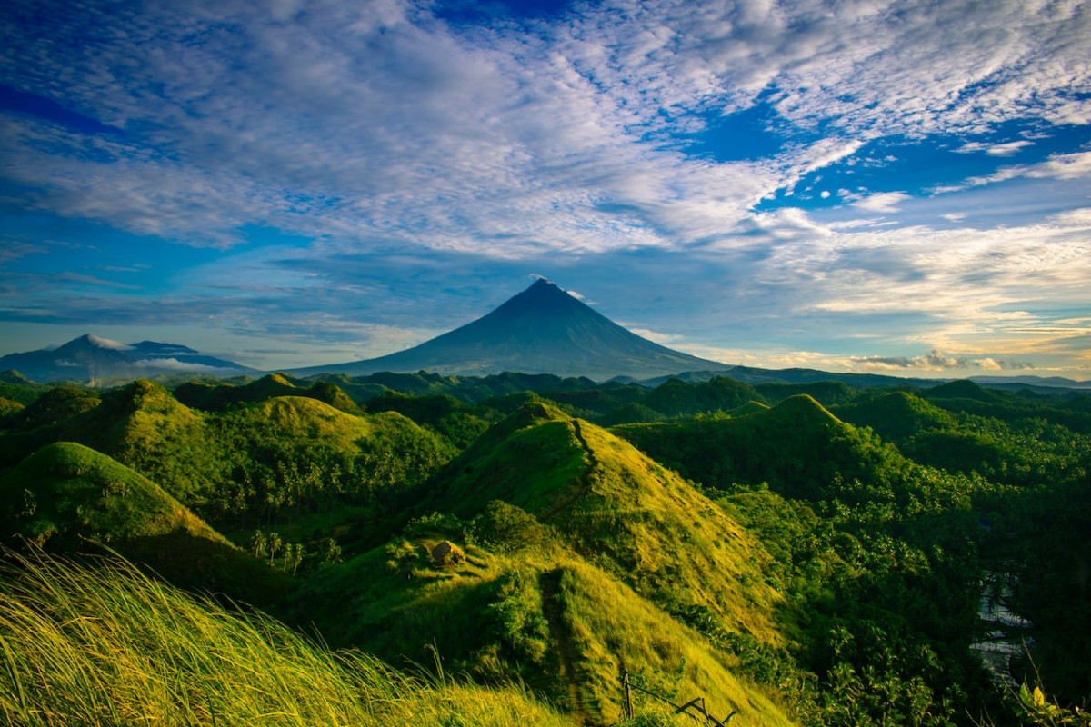 Mengapa Burung Galak Gading Jadi SImbol Keberuntungan? Misteri Gunung Setinggi 3,245 Km di Jawa Tengah, Jangan Lakukan Hal Ini