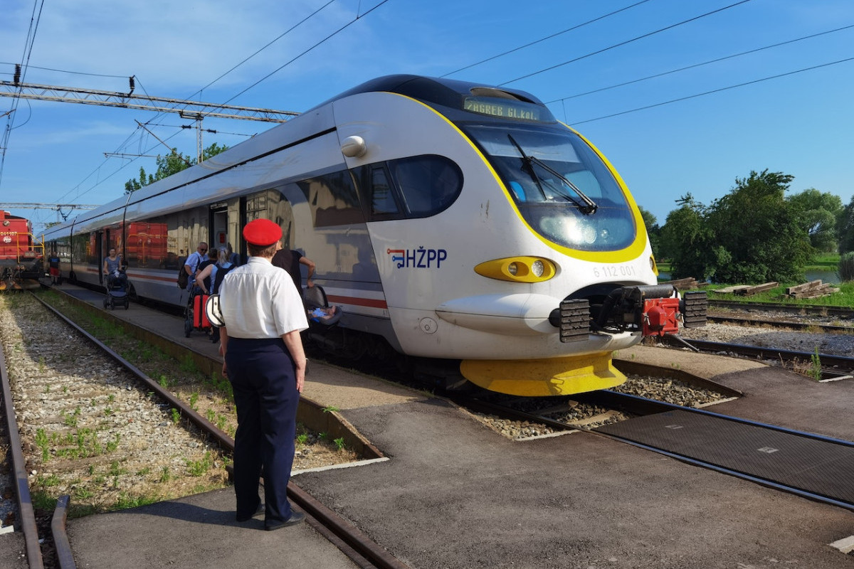 Rincian Tarif LRT Jabodetabek Beserta Rutenya, Mulai Rp 5,000 an Bisa Berhenti Hingga Stasiun Bekasi Barat