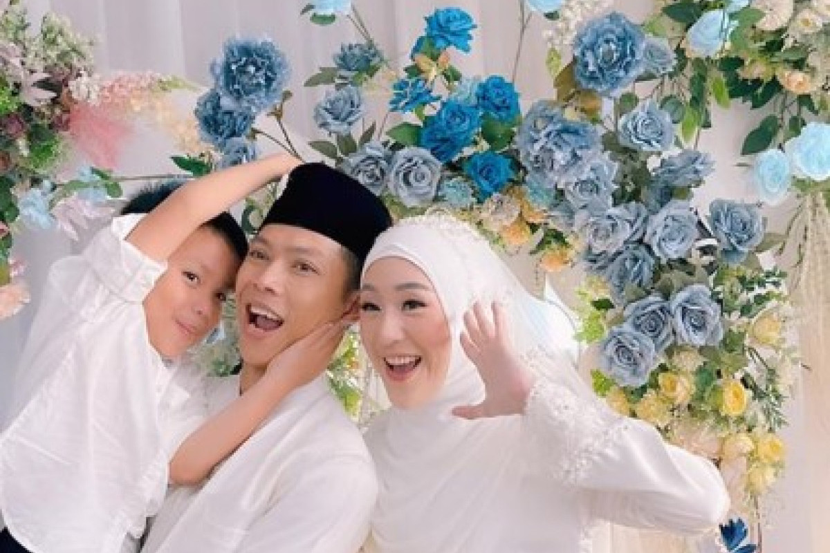 Potret Pernikahan Larissa Chou dan Politikus Muda, Sempat Dirahasiakan Kini Tampak Bahagia Pamer Cincin Nikah