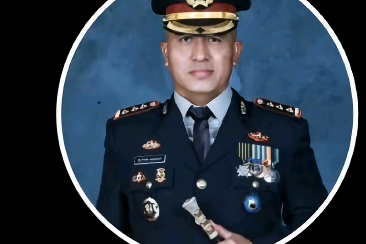 Kapolda Kalbar Pimpin Penghormatan Terakhir untuk Ka SPN Polda Kalbar Kombes Pol Bestari Hamonangan Harahap