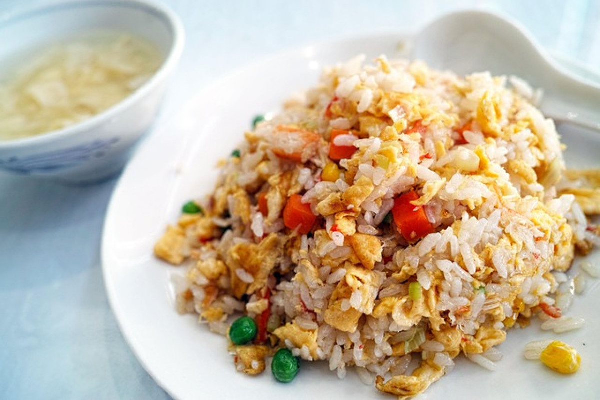 Sensasi Kenikmatan Kuliner Malam di Kota Surabaya: Yuk! Temukan Daftar Rekomendasi Nasi Goreng Terenak yang Wajib Anda Cicipi!