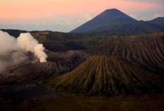 Puncak Gunung Terbesar di Jawa Timur Ini Dipercaya Bisa Buat Keajaiban, Jaraknya Hanya 35,5 Km dari Malang Simak Legenda Gunung Semeru