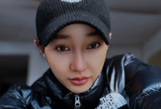 Lucinta Luna Tampil dengan Busana Pria saat Salat Idulfitri di Seoul